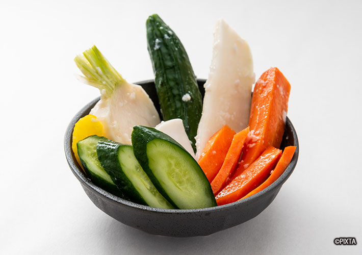 Otoshi可以简单到在酒吧的一小碗腌菜或花生。
