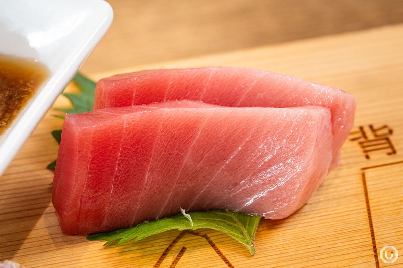 Photo of medium fatty tuna sashimi
