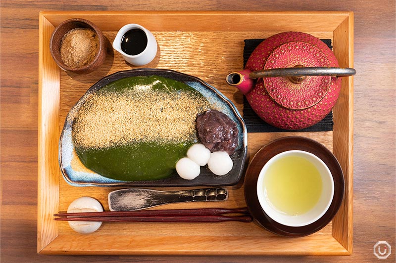 Freshly Made Hot Warabi-mochi with Strong Matcha