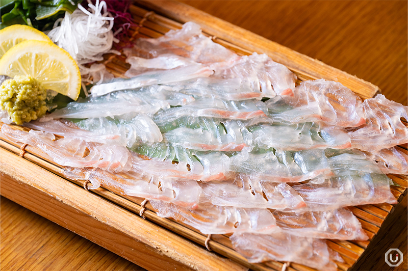 タイの活き造り, Sea bream ikezukuri—available at just the cost of fish 5,478 JPY (tax included)