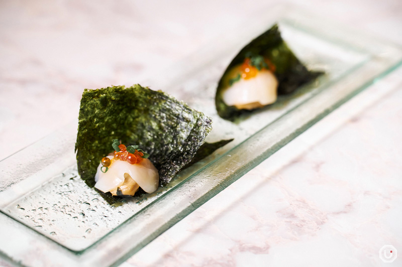 Photo of Boiled Oyster, Scallops and Salmon Roe Isobe Roll