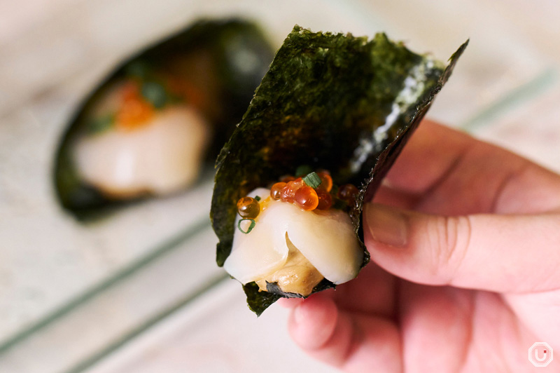 Photo of Boiled Oyster, Scallops and Salmon Roe Isobe Roll