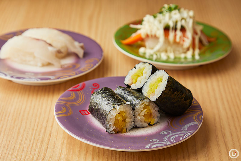 Sushi available at Magurobito Akihabara, a conveyor belt sushi restaurant.
