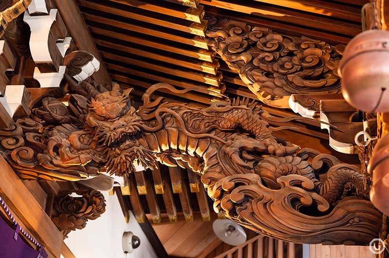 Dragon carving at Koami Shrine