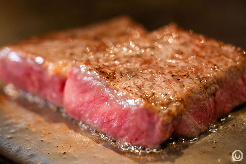 KOBE beef steak 100g 9,000 JPY (tax included)