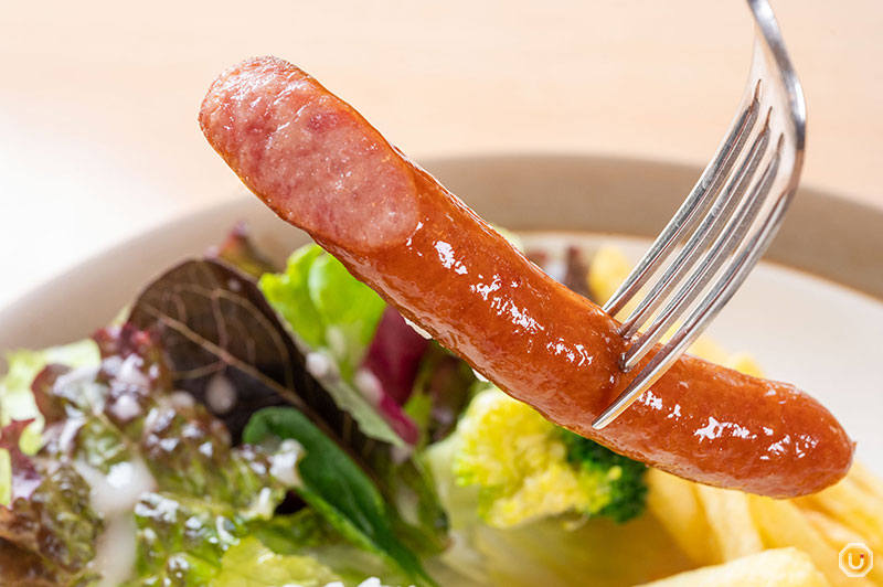 Sausage included in Ueno Green Salon's hamburger steak set