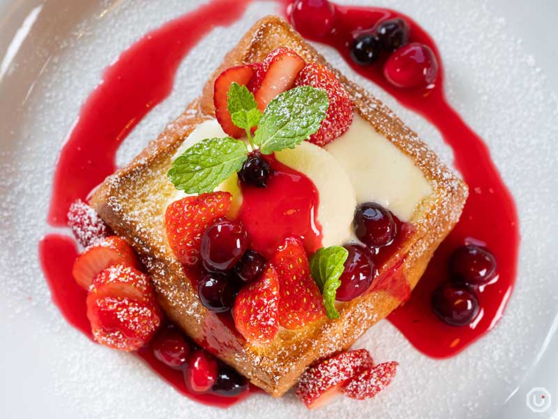 Ueno Green Salon's French Toast with Strawberry