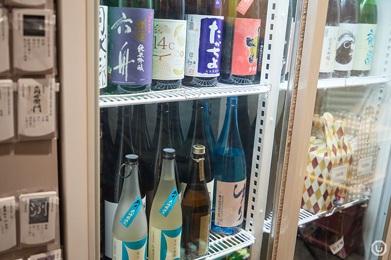 Japanese sake at Shuzen Honohomare in Shinjuku