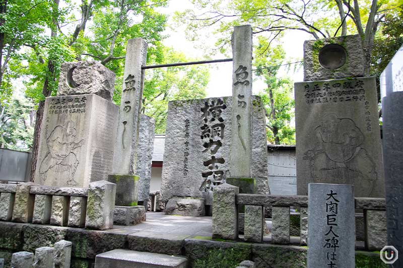 Photo of the Yokozuna Rikishi Monument