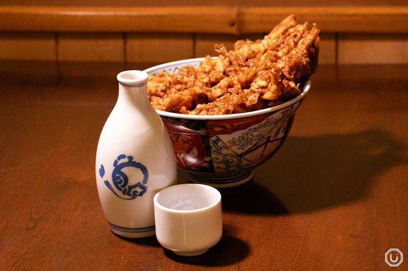 海老天丼と日本酒の写真