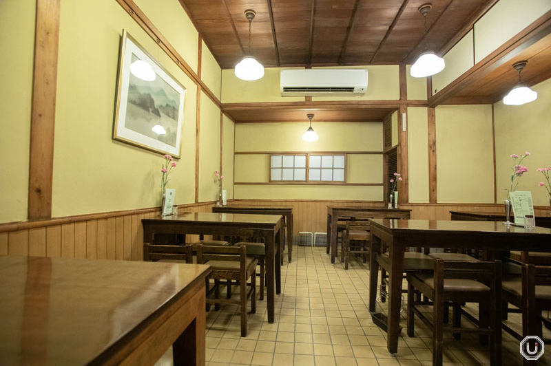 Interior of DAIKOKUYA TEMPURA