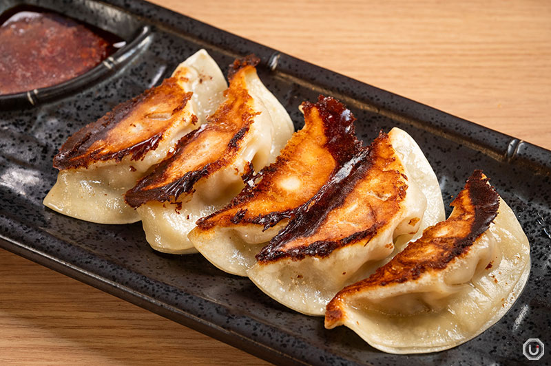 上野にある三休ハラール日本料理のYaki Gyoza