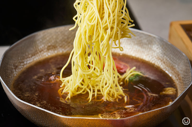 Chinese-style noodles included with the shabu-shabu course