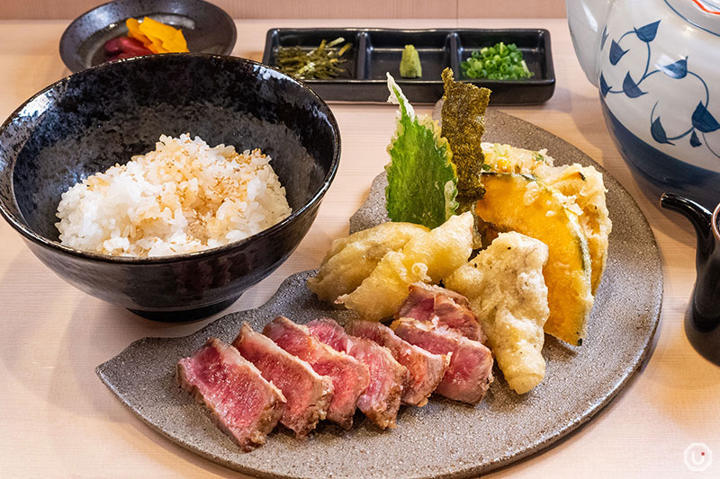 Halal tempura wagyu rice bowl at Tempura Asakusa SAKURA