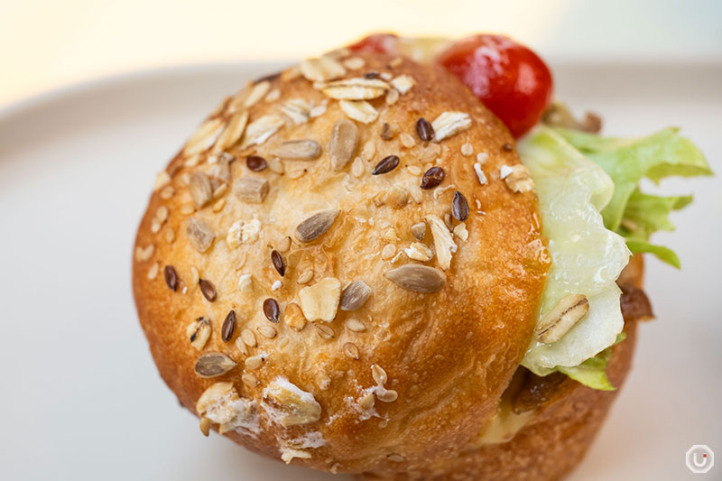 Photo of a variety of breads from dacō Nakameguro