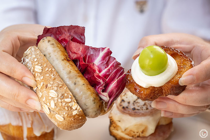 Photo of dacō Dog and Honey Toast at dacō Nakameguro