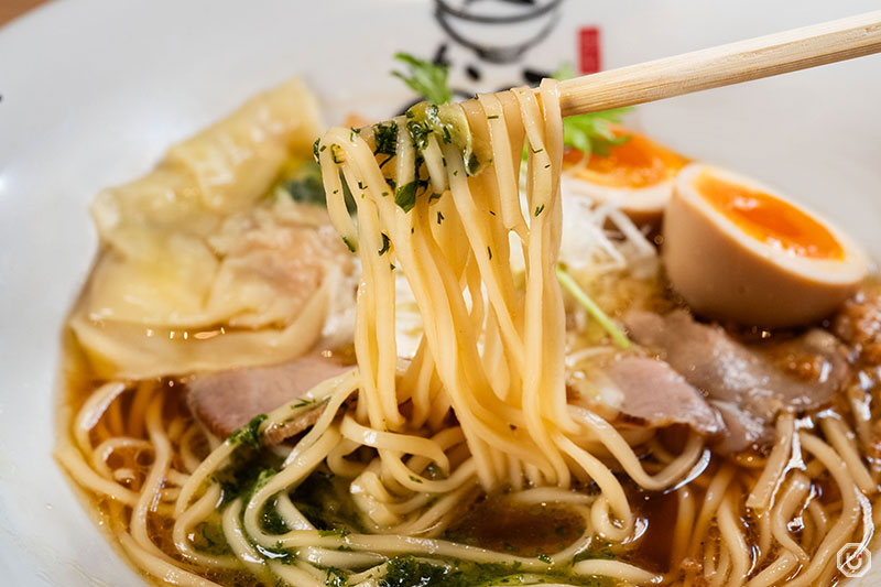 表参道にある麺銀座おのでらのラーメン