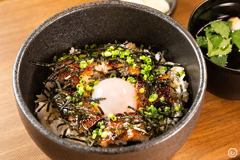 赤坂にある薪焼うなぎ銀座おのでら本店の国産うな玉丼