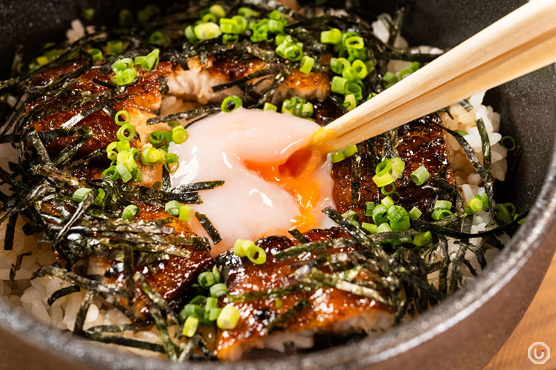 赤坂にある薪焼うなぎ銀座おのでら本店の国産うな玉丼