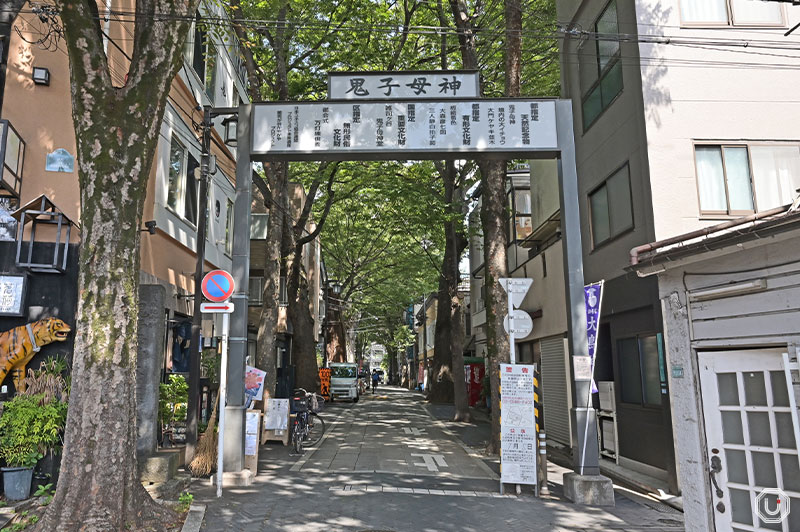 the main approach leading to the temple