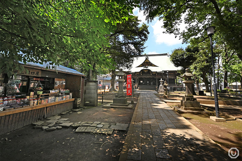 Main worship hall and a dagashi shop