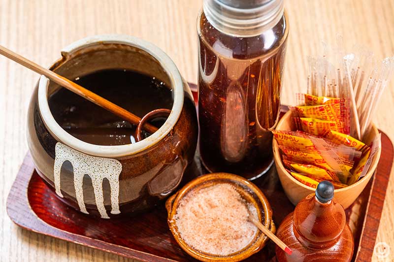 Tonkatsu condiments