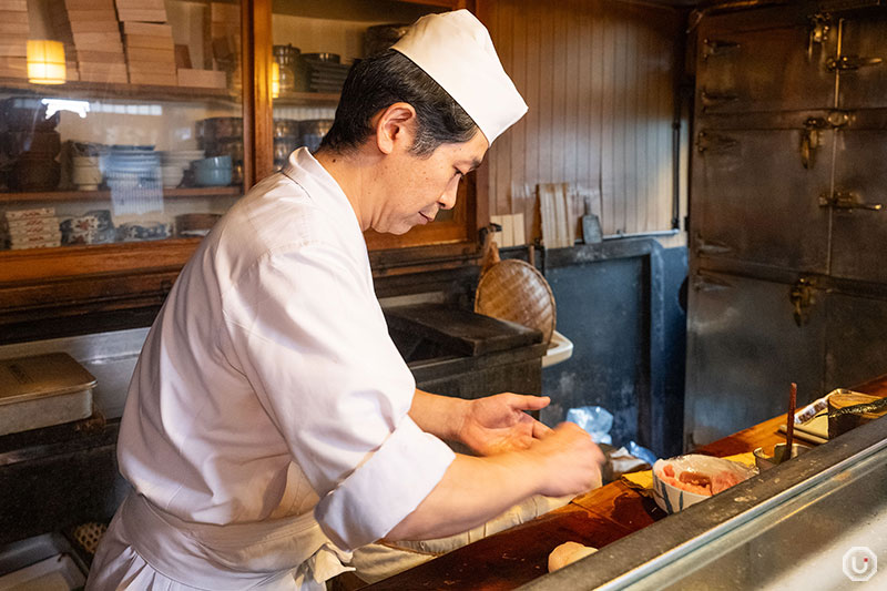 third-generation Tsunesushi owner of Tsunesushi Hiroshi Uehara