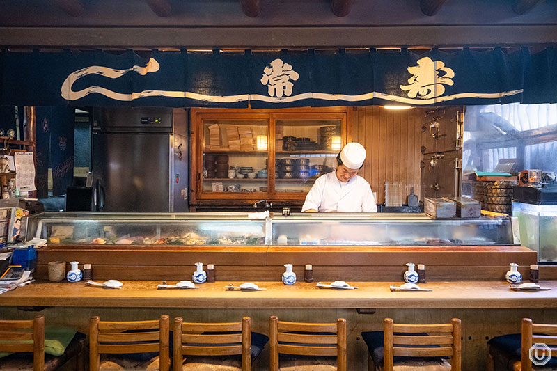 Interior of Tsunesushi in Asakusa