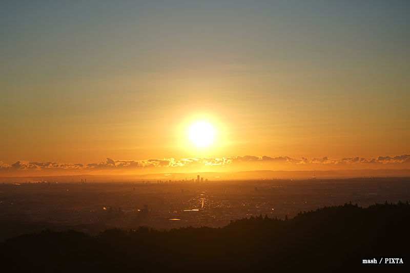 Sunrise seen from the summit of Mount Takao