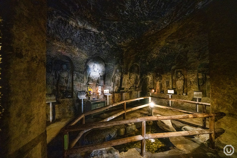 Benten-kutsu Cave at Hase Temple