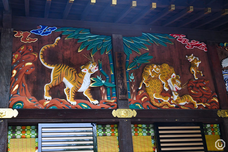 Kodakara Kosodate no Tora, the tigers of fertility and child-rearing at Chichibu Shrine