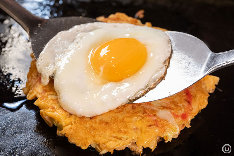 浅草のてっぱん大吉のお好み焼きの作り方