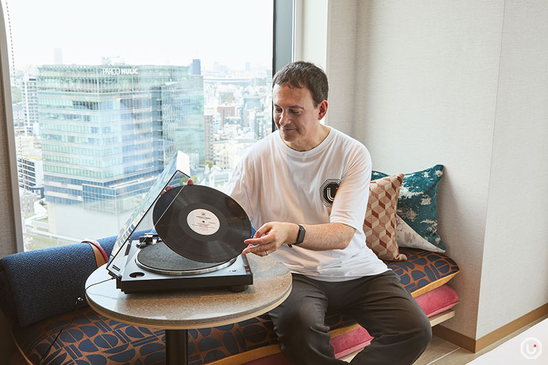 in-room record player service