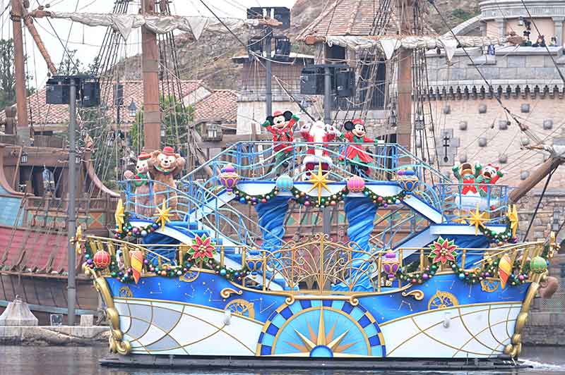 Disney Christmas at Tokyo DisneySea