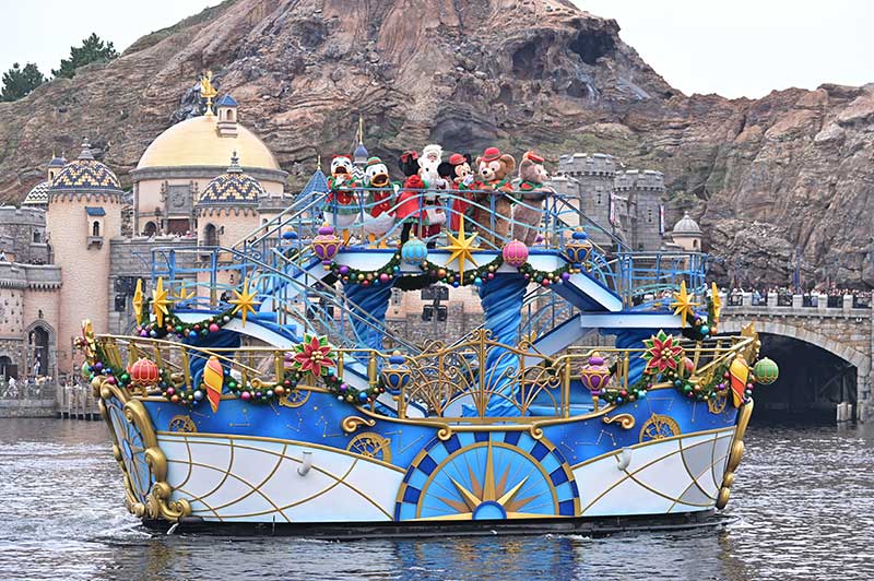 Disney Christmas at Tokyo DisneySea