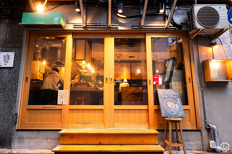 東銀座にあるミシュラン獲得ラーメン店のはるちゃんラーメンの外観