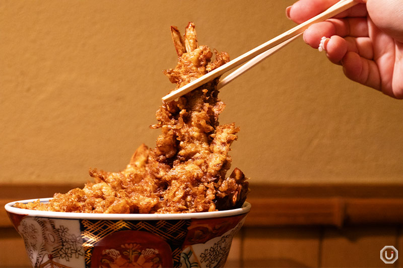 Shrimp tempura rice bowl at Daikokuya in Asakusa