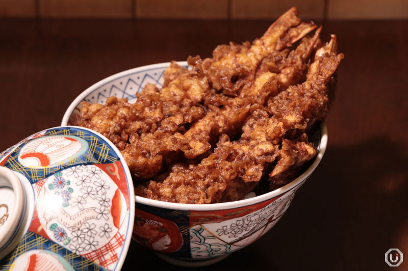 Shrimp tempura rice bowl at Daikokuya in Asakusa