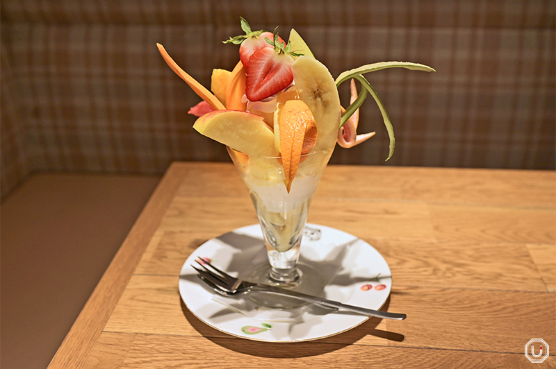 Dancing Fruit Parfait at Kajitsuen Liber Shibuya Hikarie