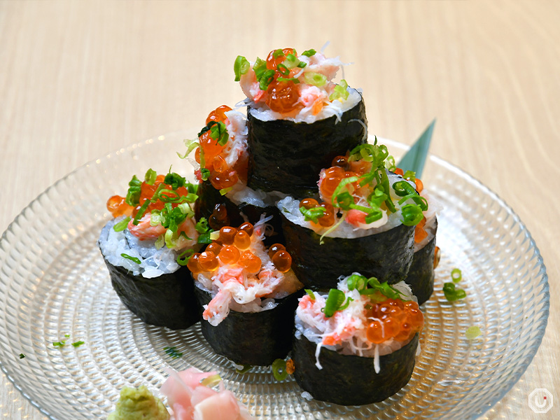 Crab and salmon roe sushi roll
