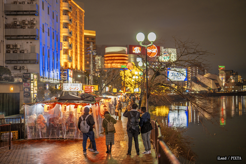 yatai stalls in the Nakasu district of Fukuoka