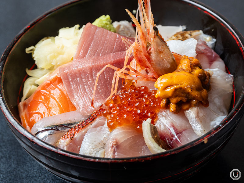 Kashigashira rice bowl at Sashimi Bar Kashigashira in Tsukiji