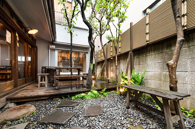 Urasando Garden, a renovated traditional Japanese house