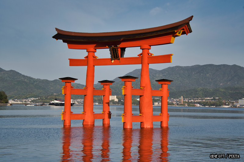 floating torii of Itsukushima Shrine