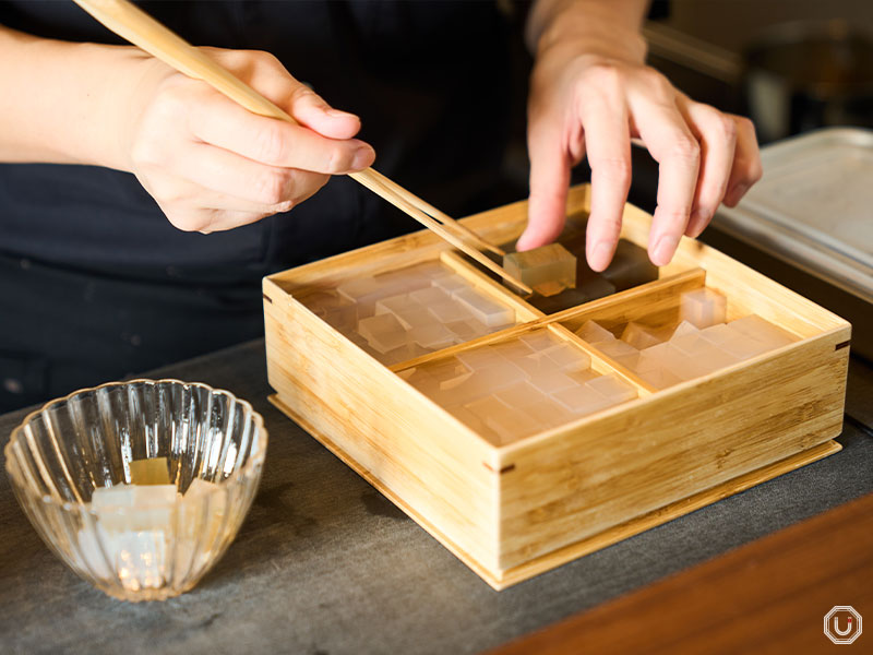 『抹茶クリームあんみつ』制作工程