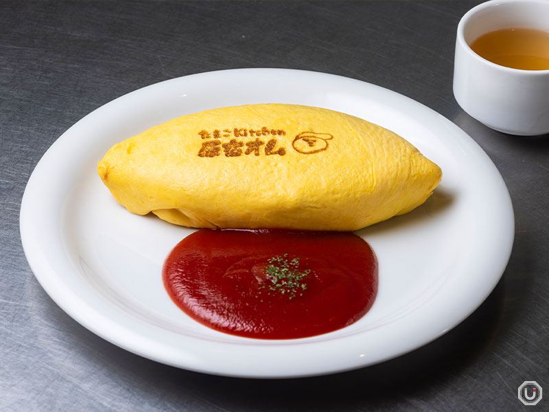 Roll omurice with ketchup
