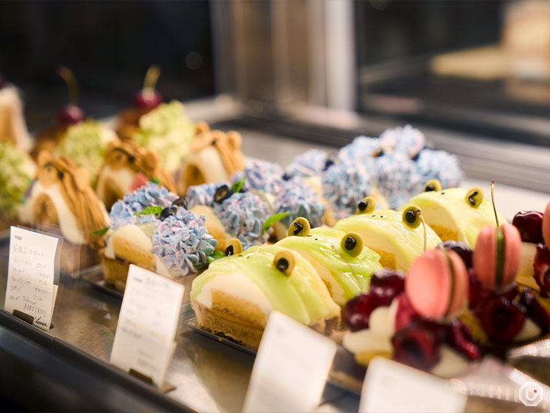 Dessert display case at torse