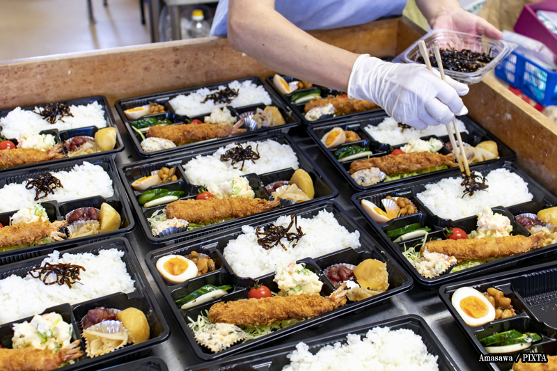 making bento in a bento shop
