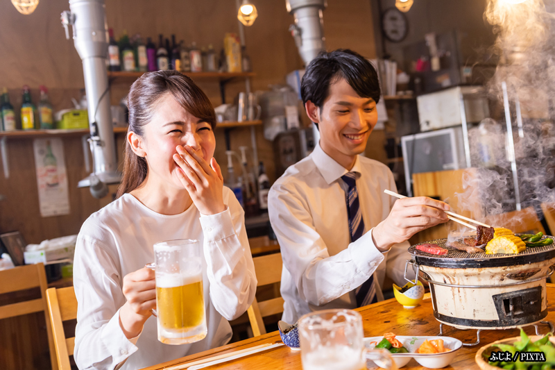 enjoying yakiniku
