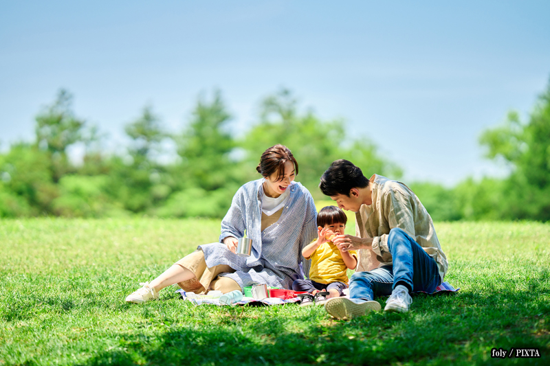 Japanese family enjoying a picnic